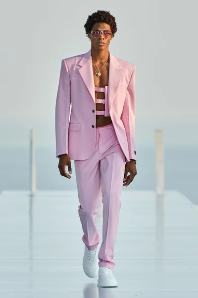 Look 3